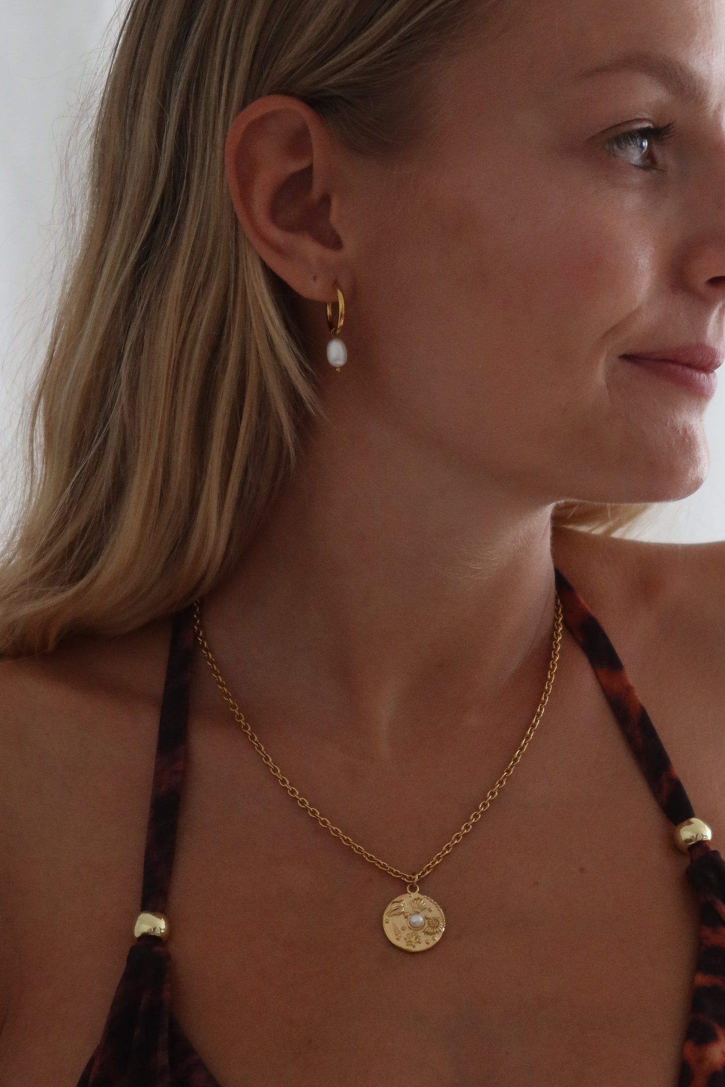 APETAHI - Leo Triangle Top